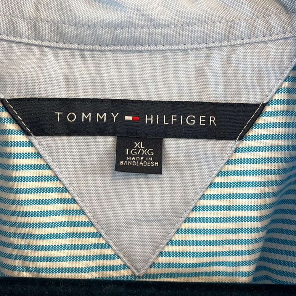 Gently used Tommy Hilfiger size extra large short sleeve men’s dress shirt